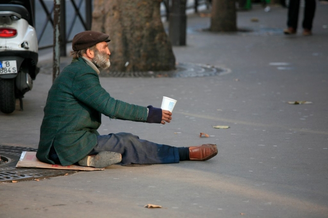A Homeless Man in Paris Photo Alex Proimos commons.wikimedia.orgwikiFileThe Homeless Paris.jpg