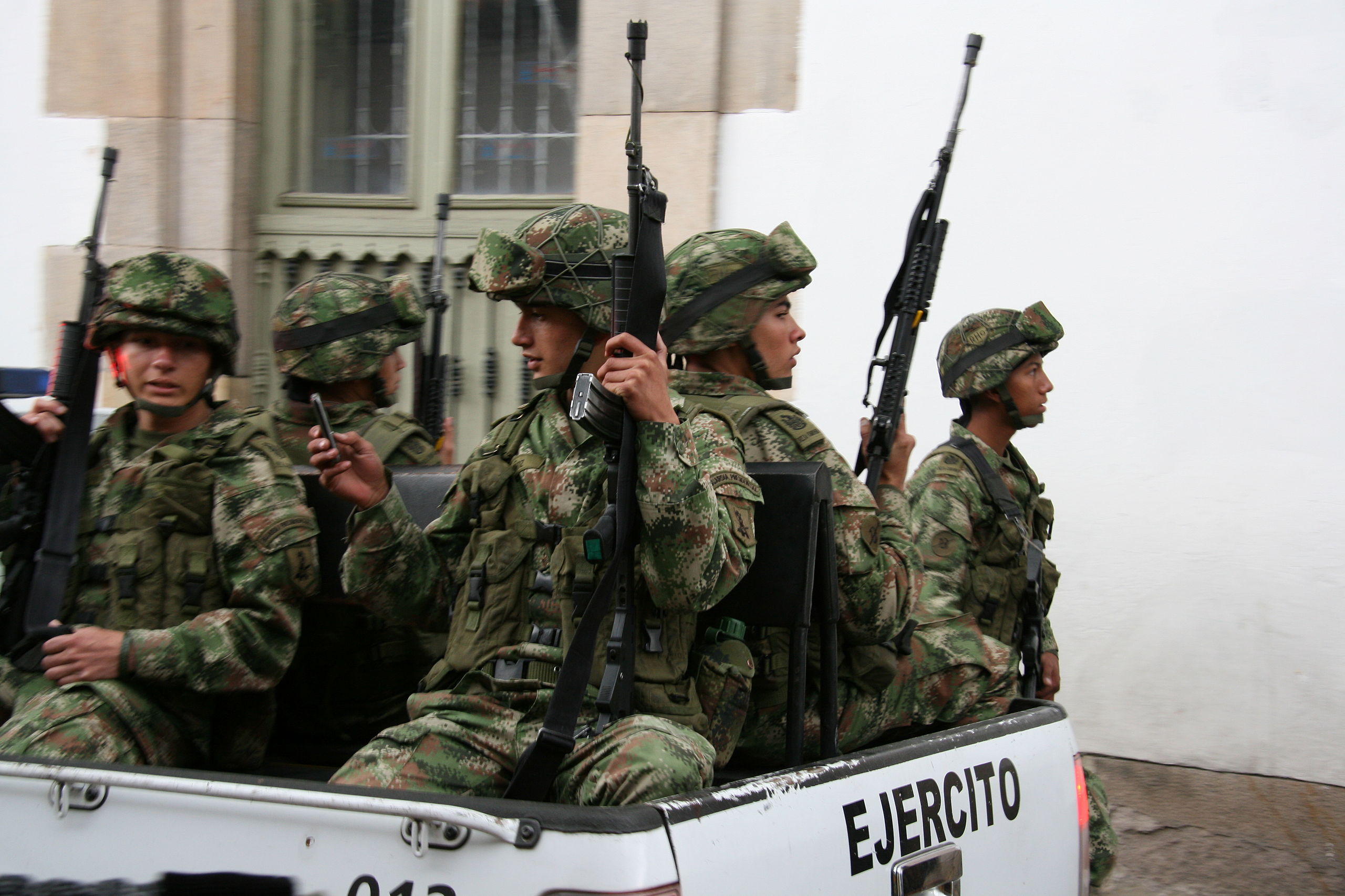 Military_Police_of_Colombia_Image_Pipeafcr_Wikimedia_Commons.jpg