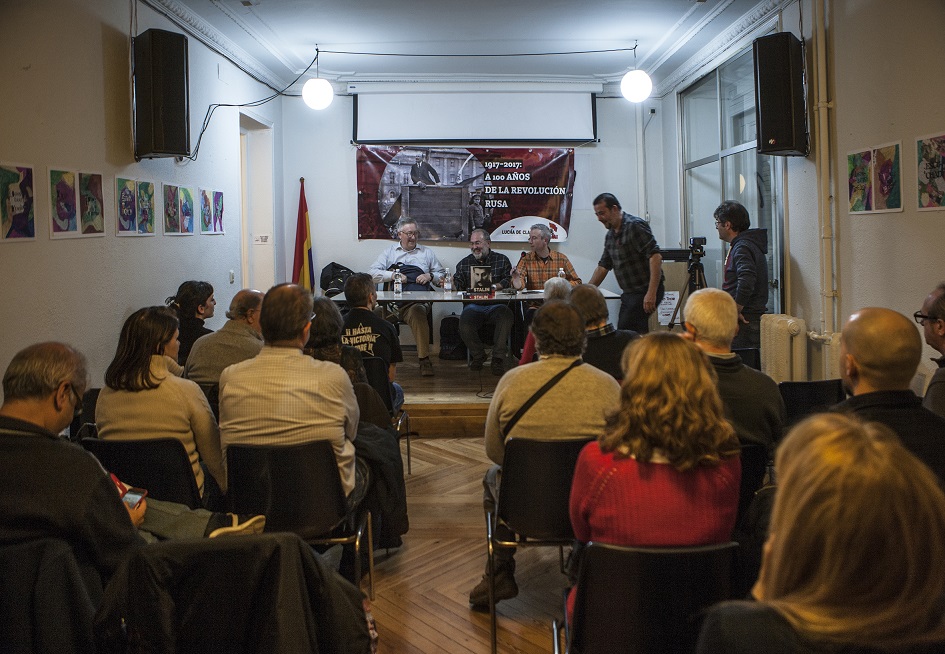 Panel and crowd for Madrid launch of Stalin Image own work