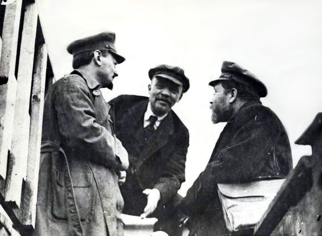Lenin Trotsky and Kamenev in 1920 Image Recuerdos de Pandora