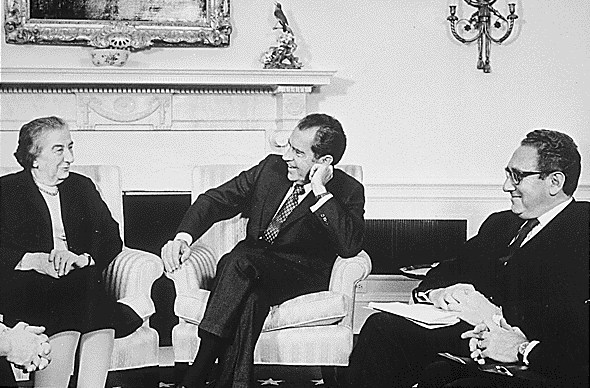 President Nixon Henry Kissinger and Israeli Prime Minister Golda Meir meeting in the Oval Office 1973 Atkins Oliver F wikimedia commons