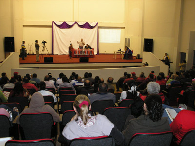 Alan Woods speaks in Táchira