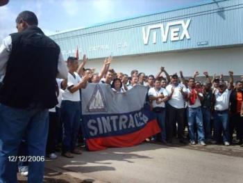 The workers of Vivex are once again entering into struggle. This is a photo from their victory over the company in 2006. Photo by J. Chaparro (Sintracemex)