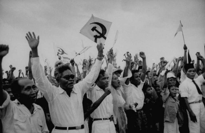 印尼共产党在毛泽东和中共的建议下与“进步民族资产阶级”合作。他们后来的溃败不是由于个人态度因素，而是阶级合作政策而造成的。 //图片来源：公共领域