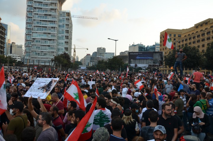 黎巴嫩的群眾在去年已經展現了他們的革命潛力，他們必須繼續抗爭，推翻這個腐朽的體制。//圖片來源：公平使用