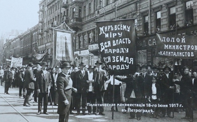 彼得格勒的政治示威。//图片来源：维基共享资源