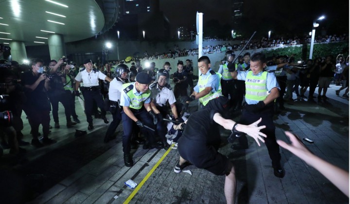 香港群眾害怕他們的抗議權利將被剝奪，有可能隨意被送往內地。這也解釋了這些抗議的巨大規模和參與者的勇氣。 //圖片來源：公共領域