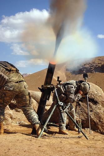 US troops firing mortars