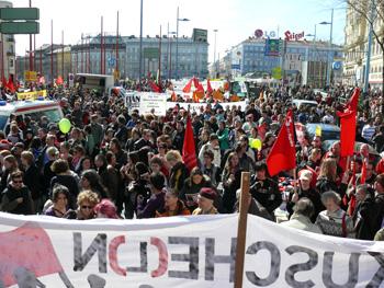 Austria: Spring awakening in Vienna – 15.000 march against the crisis