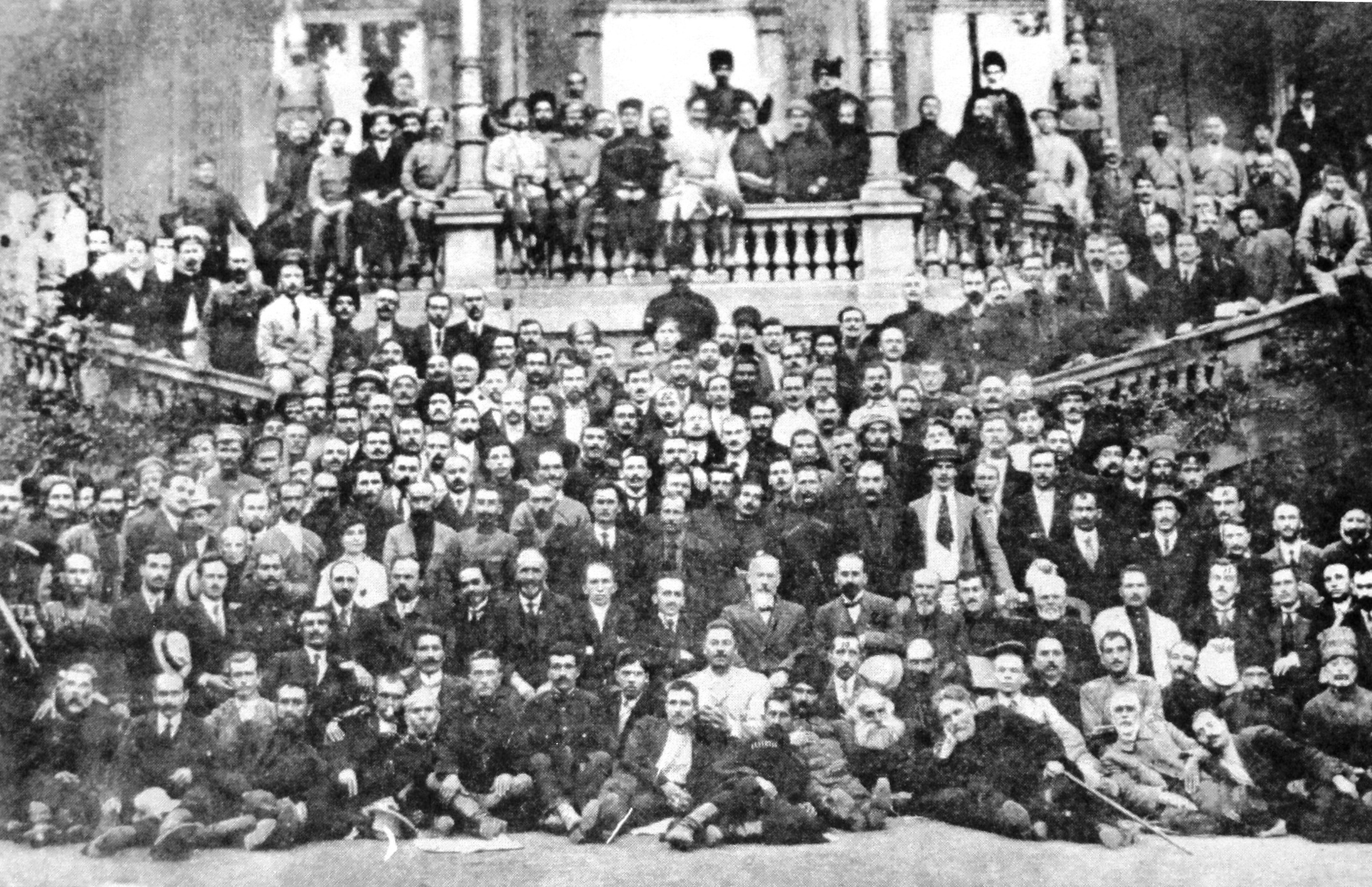 Caucasian Council of Deputies Tiflis 1917 Image public domain