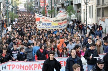 Demonstration in Athens organised by SASA - Coordinations Committe of the Fighting Schools of Athens on December 13, 2008 (Photo by endiaferon on flickr)