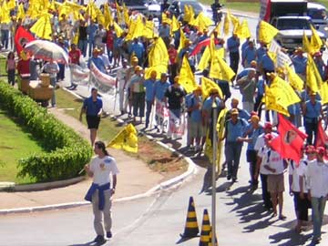Brasil: Entrevista - Movimento das Fábricas Ocupadas, salvando empregos no Brasil