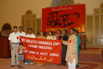 07indian_delegation_greeted_by_the_congress.jpg